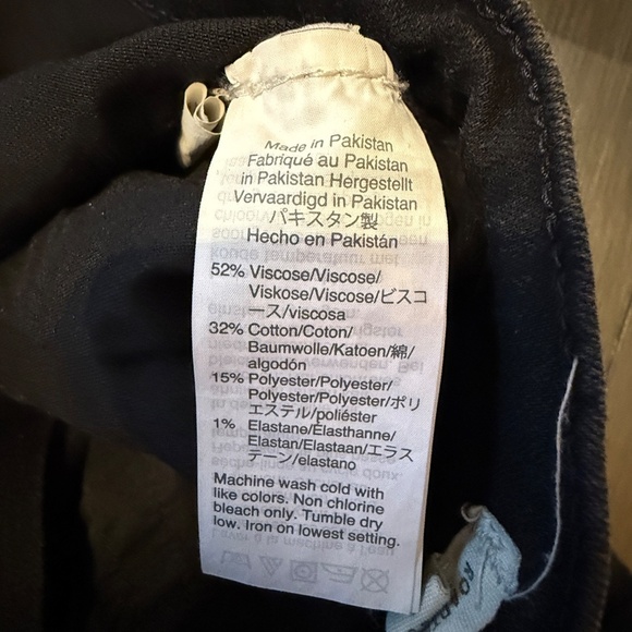 Madewell Roadtripper Jeans in Bennett Black 31903 - Picture 14 of 16